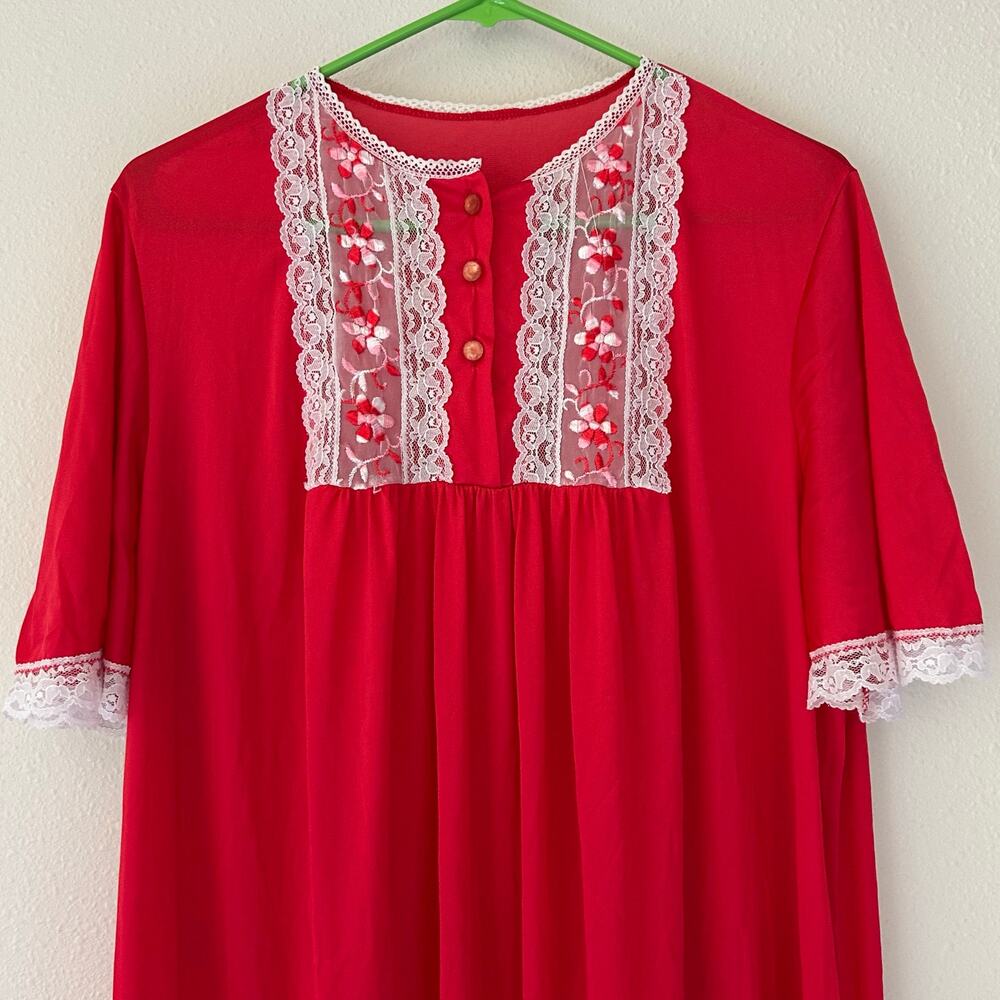 Vintage Red Maxi Nightgown White Lace Floral Embroidered Romantic Lingerie M - Picture 4 of 8